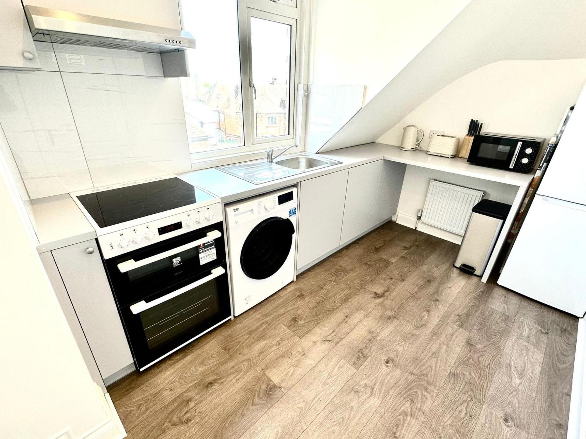 Stylish Modern, Private Apartment,15 Mins To Central London 헨던 외부 사진