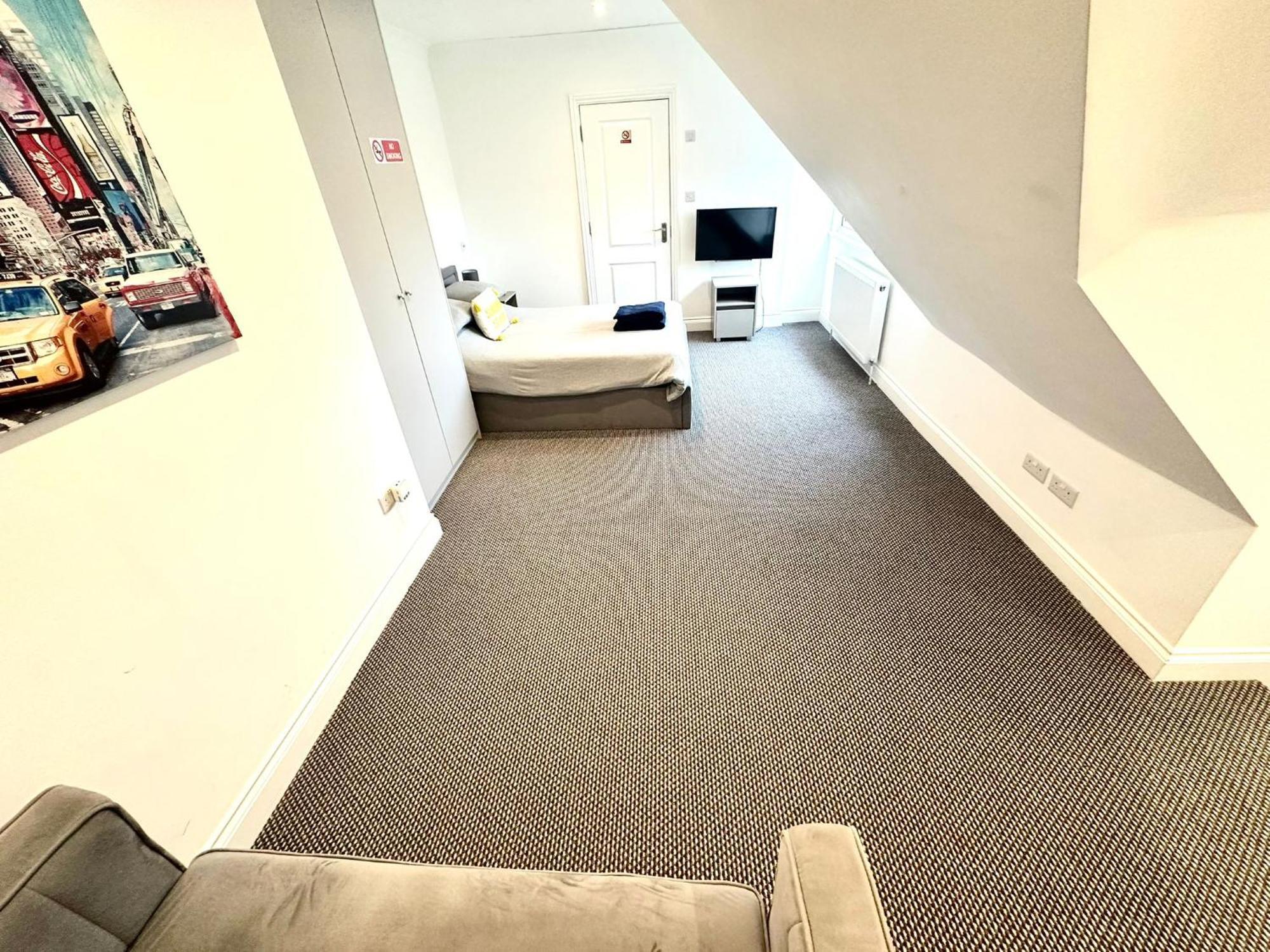 Stylish Modern, Private Apartment,15 Mins To Central London 헨던 외부 사진