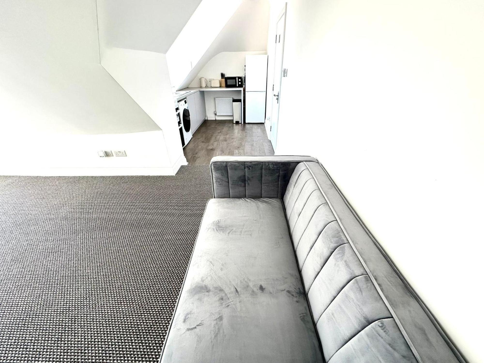 Stylish Modern, Private Apartment,15 Mins To Central London 헨던 외부 사진